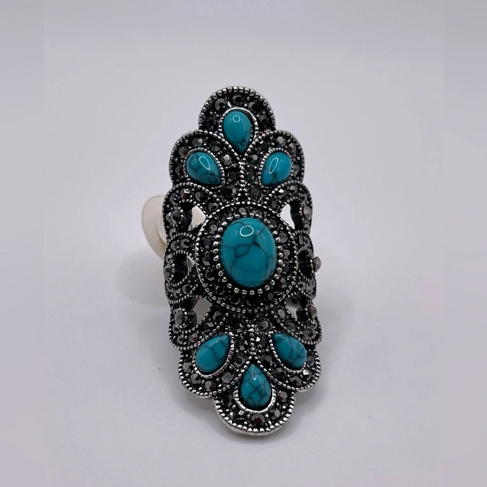 Silver toned BOHO peacock ring with Faux Turquoise Stones - Size 8